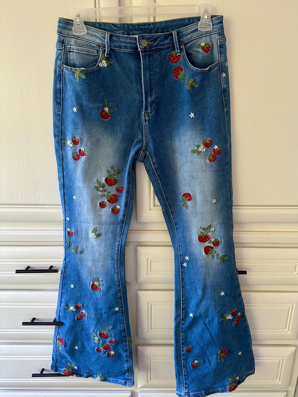 OH Jeans Strawberry Fields Embroidered Flare Jeans XL Boho Oli Hali